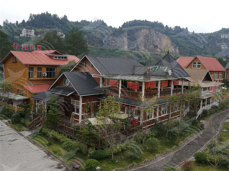 选择郑州合成树脂瓦，为南方屋顶雨季防水护航